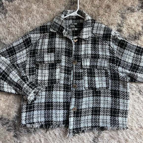 ZARA Black and White Tweed Structured Frayed Overshirt Shacket - Picture 2 of 5